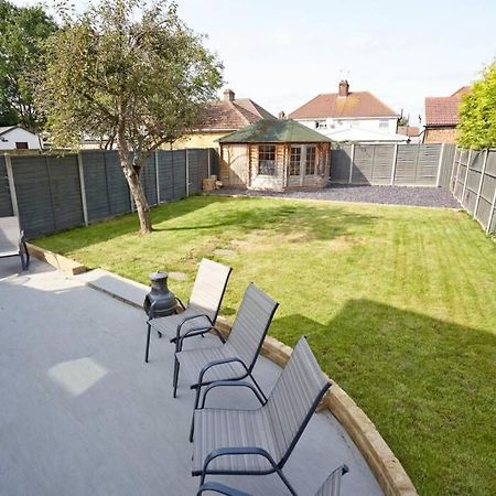 Home From Home - 4 Double Bed House With Parking Slough Exterior photo